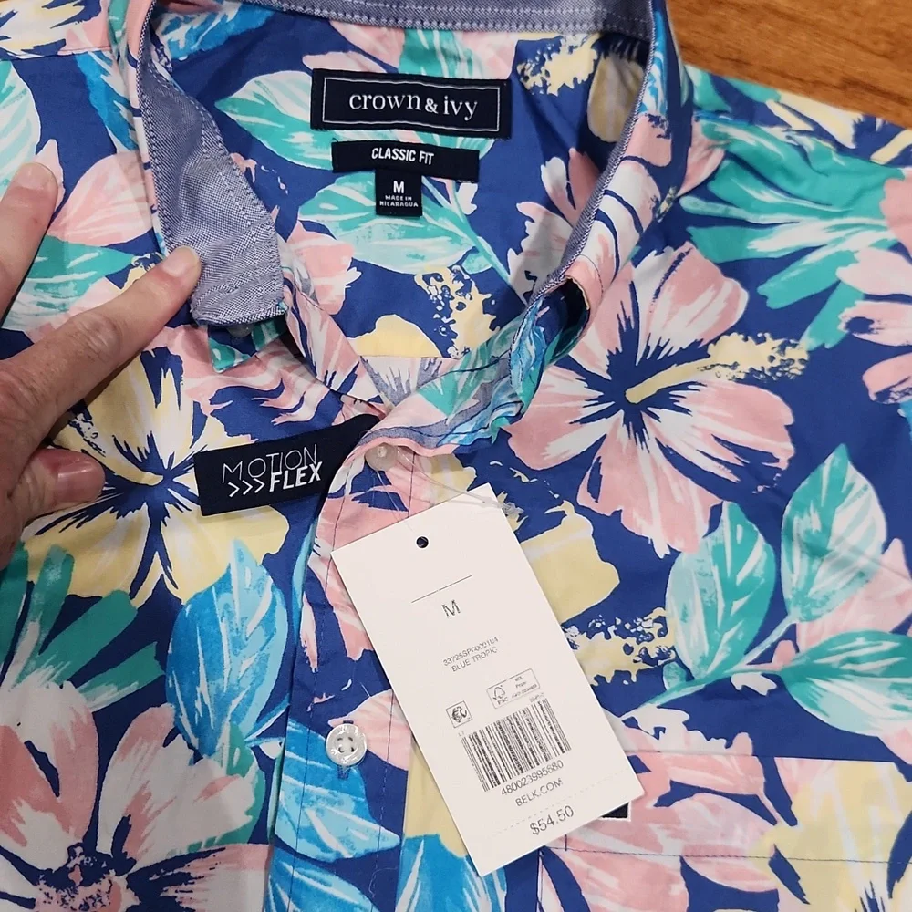Crown and Ivy Hawaiian‎ shirt